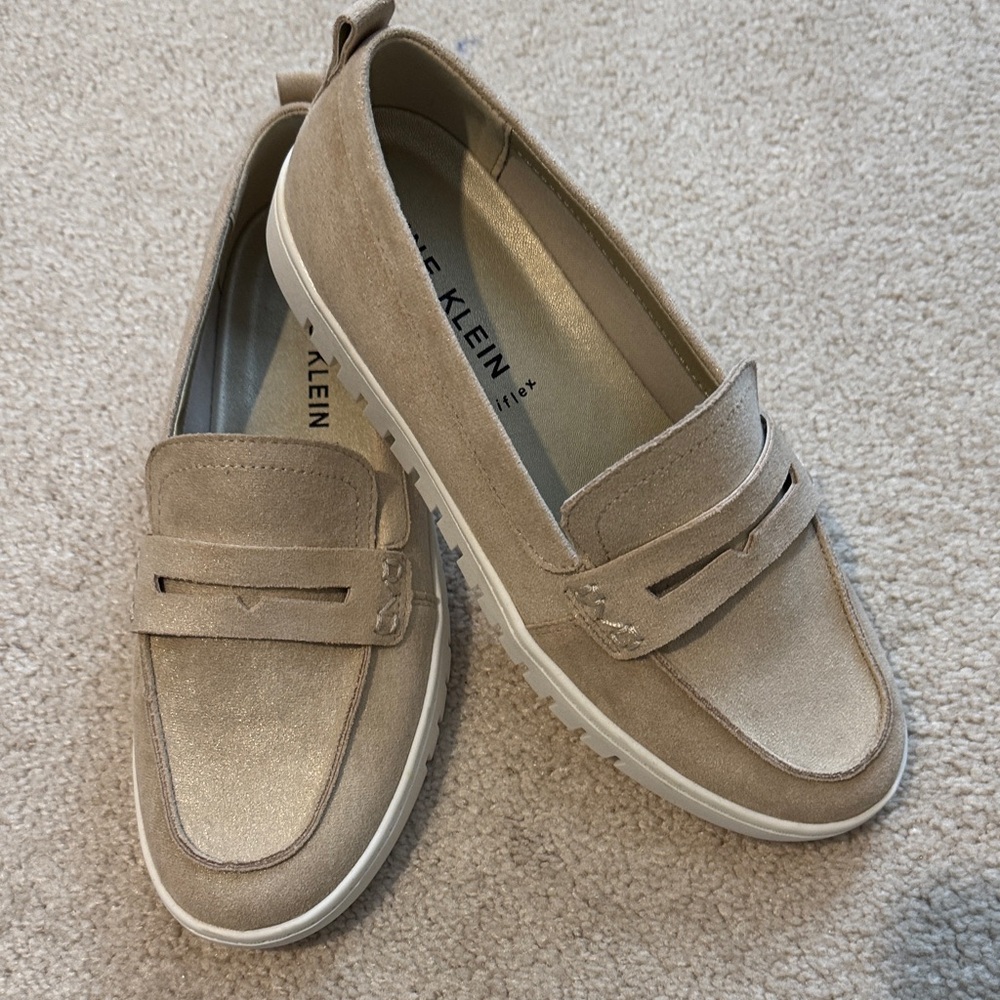 Anne Klein iflex Women's Gold Shimmer Loafers Size 9